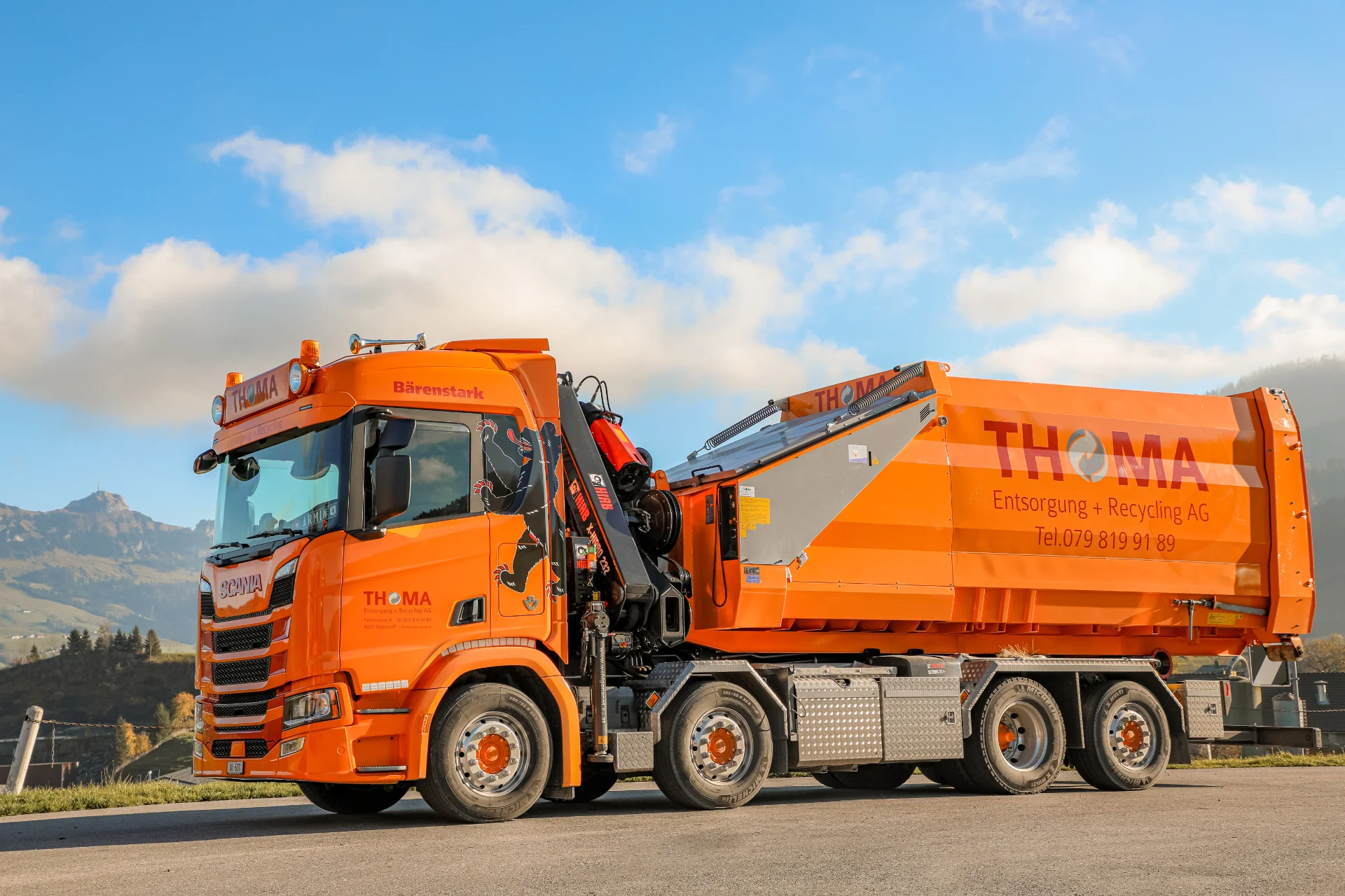 Scania R770 Fahrzeug mit Kran